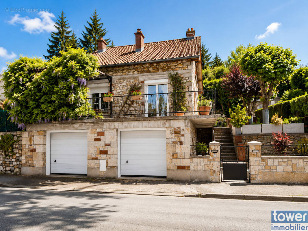 Maison à VILLEFRANCHE-DE-ROUERGUE