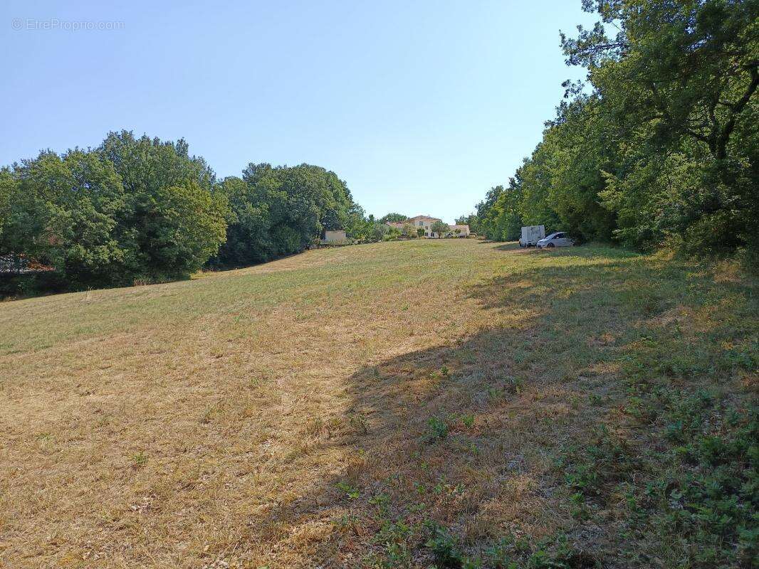 Terrain à SAIX