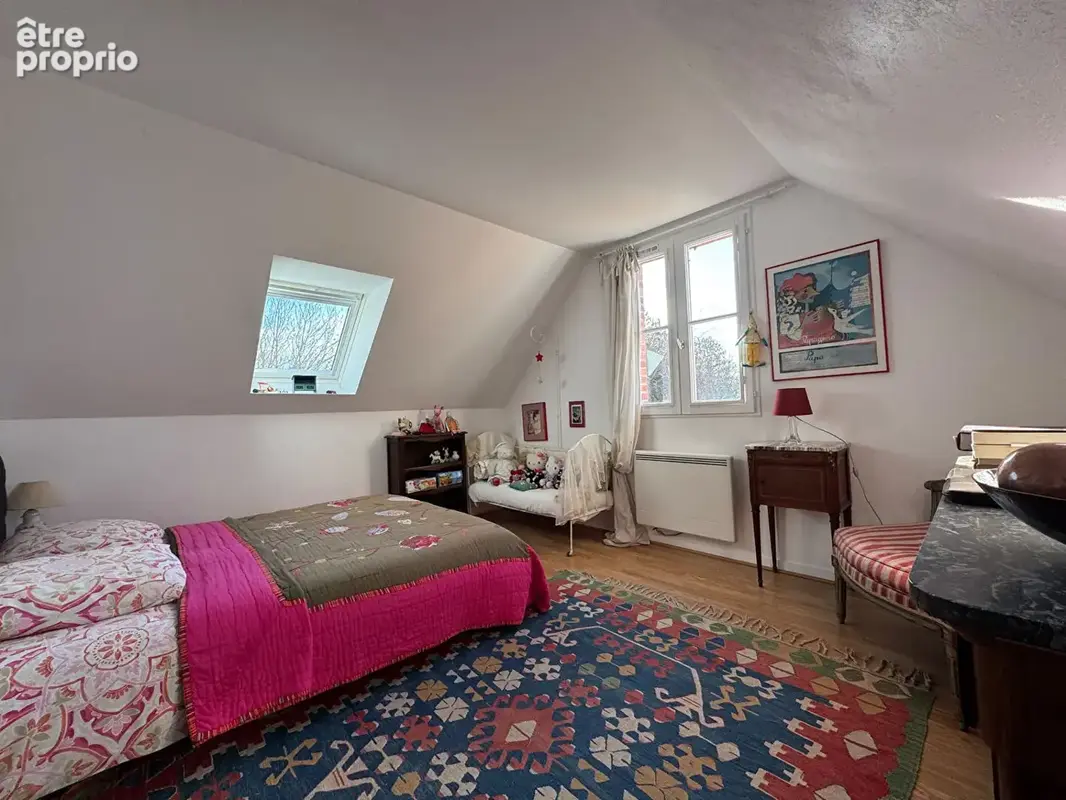 Jolie maison récente  familiale avec très beau jardin Montfort L'Amaury 7 pièces 170 m2 - photo 7