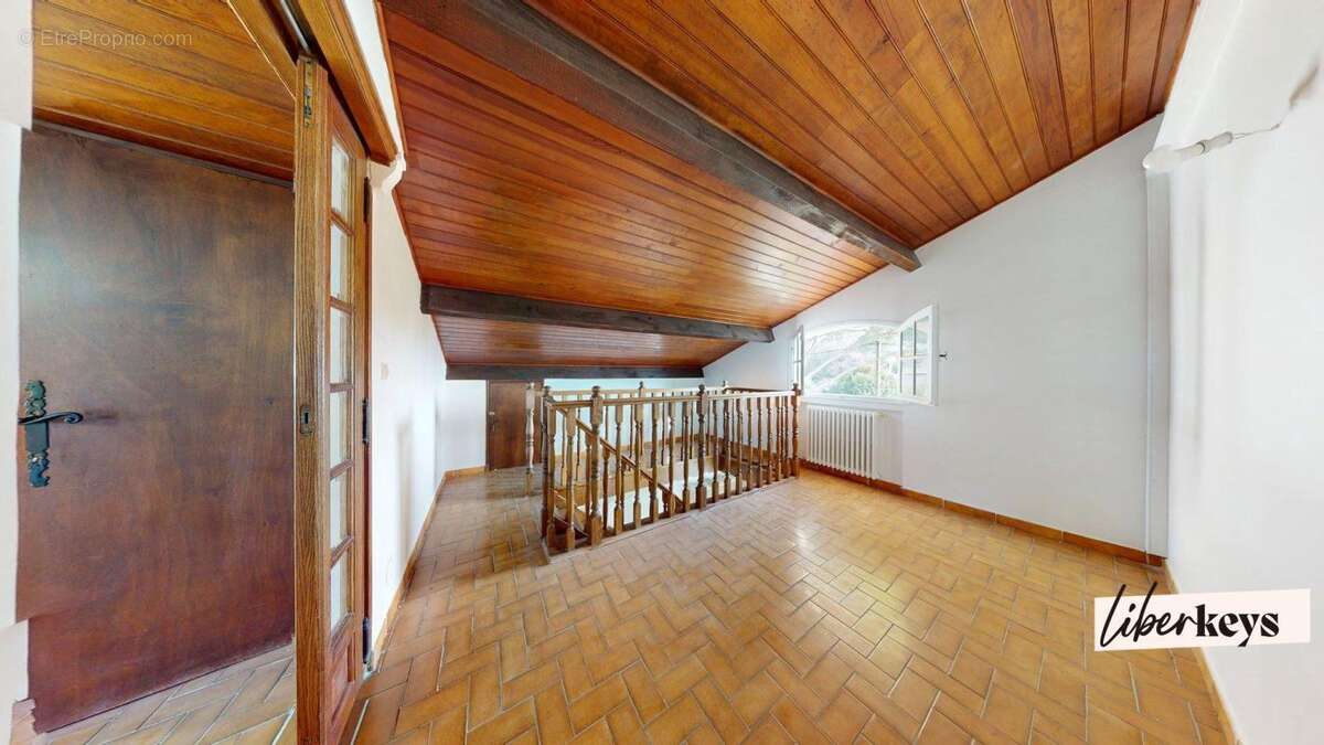 Grande Maison - avec appartement indépendant en rdc sur 800 m² clos, quartier recherché à Draguignan - photo 12
