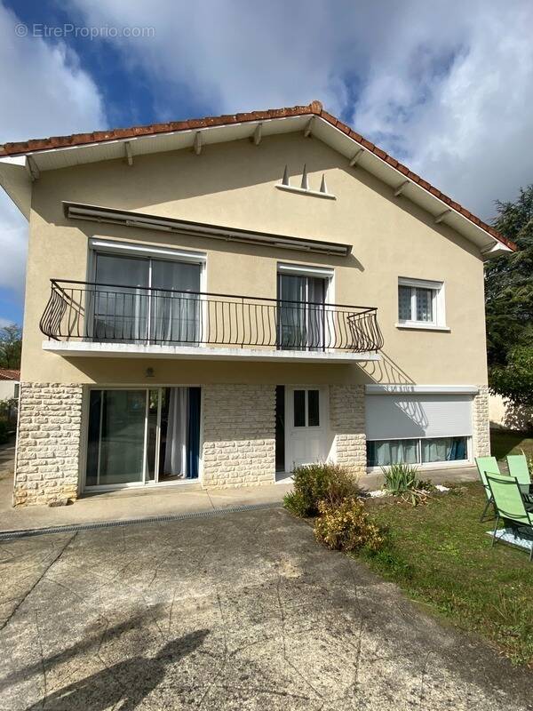 Maison à RUELLE-SUR-TOUVRE