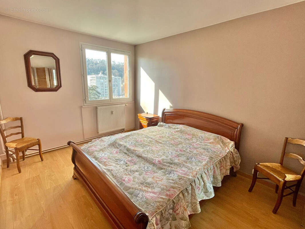 Appartement à BOURGOIN-JALLIEU