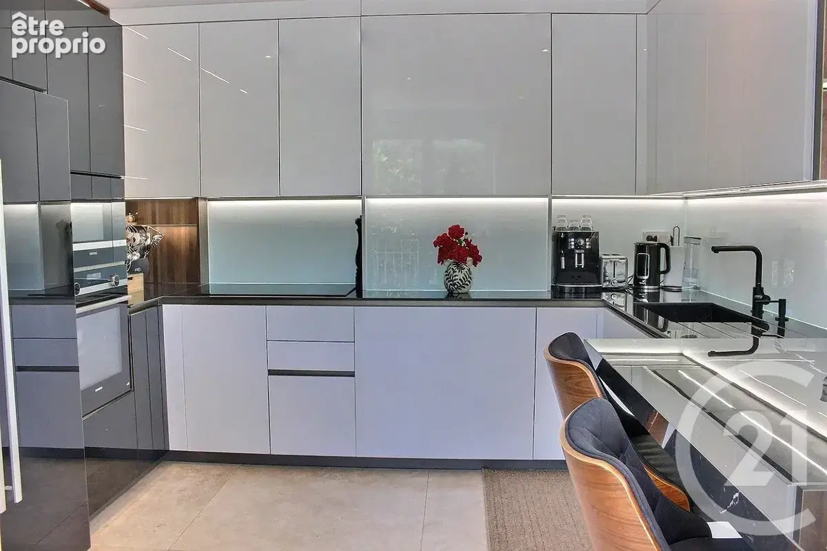 Maison 9 pièces 214 m² à vendre à Roquefort-Les-Pins (06330) - photo 3