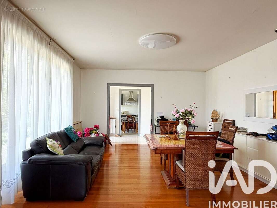 Maison 119 m² à Puyreaux  - photo 3