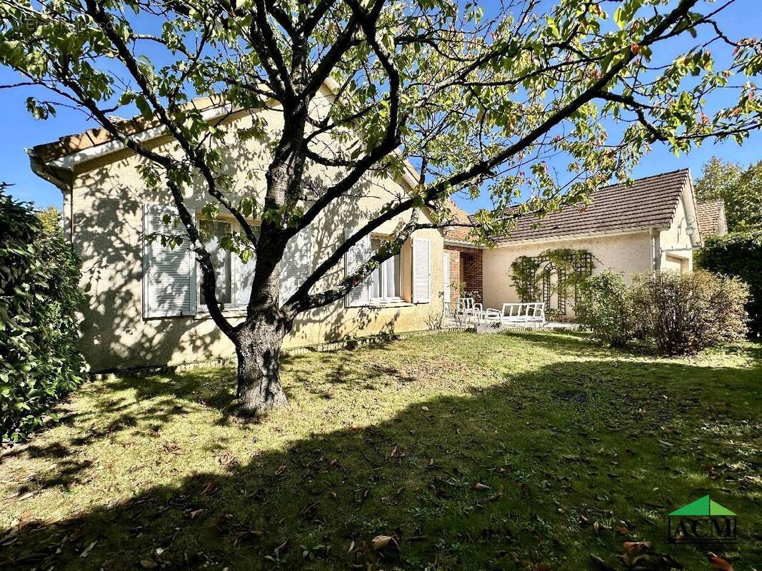 Maison à MERY-SUR-OISE