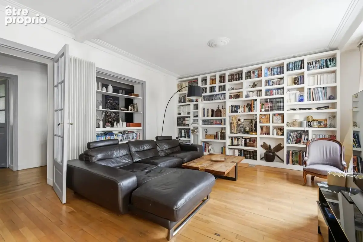 Appartement à COURBEVOIE