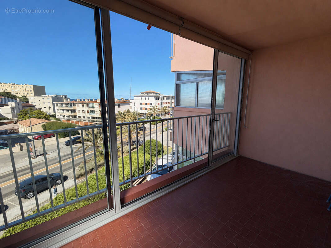 Appartement à SIX-FOURS-LES-PLAGES
