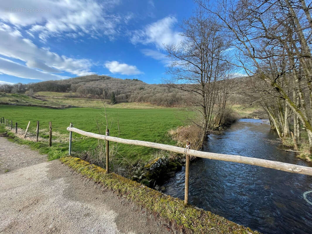 Maison à RIOM-ES-MONTAGNES