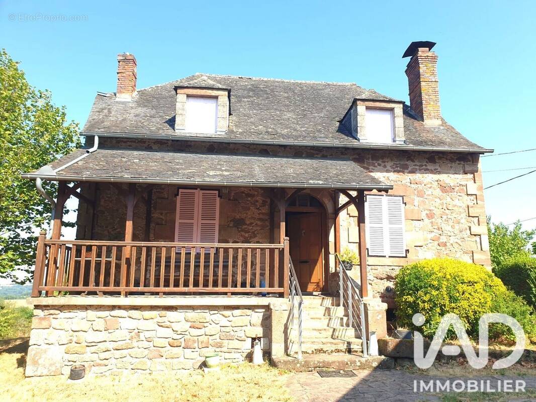 Photo 1 - Maison à SAINT-SOLVE