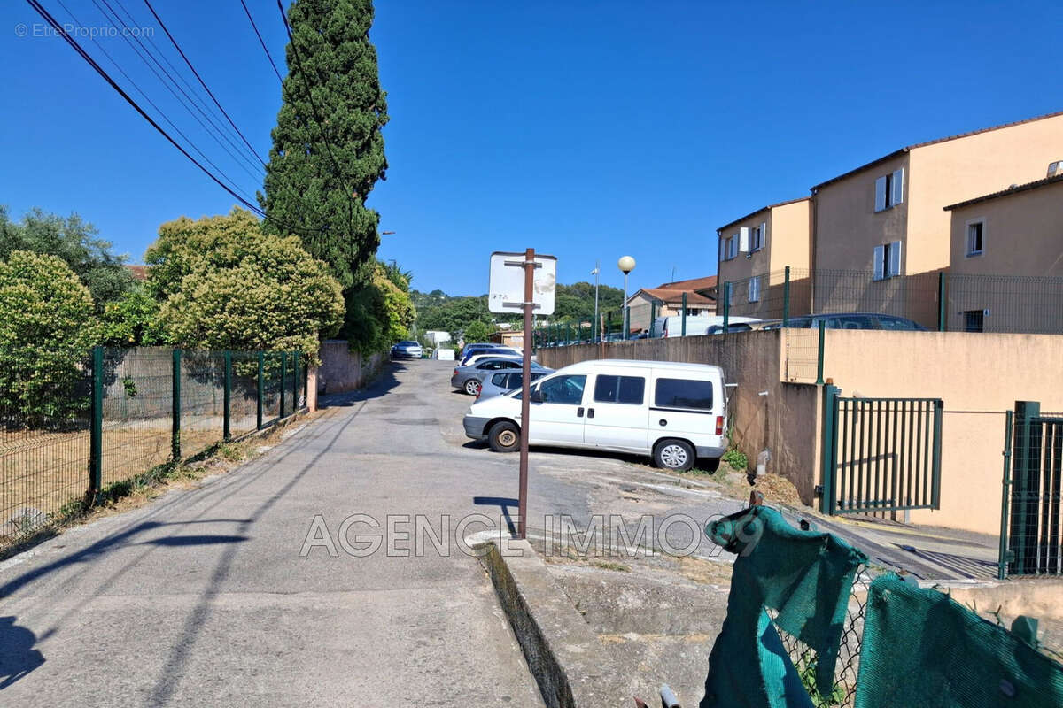 Parking à GRASSE