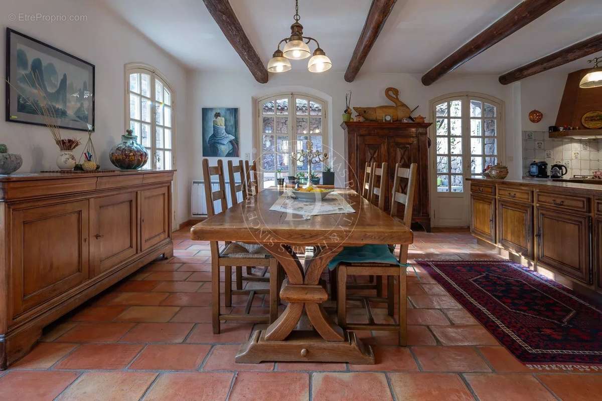 Maison à PUGET-THENIERS