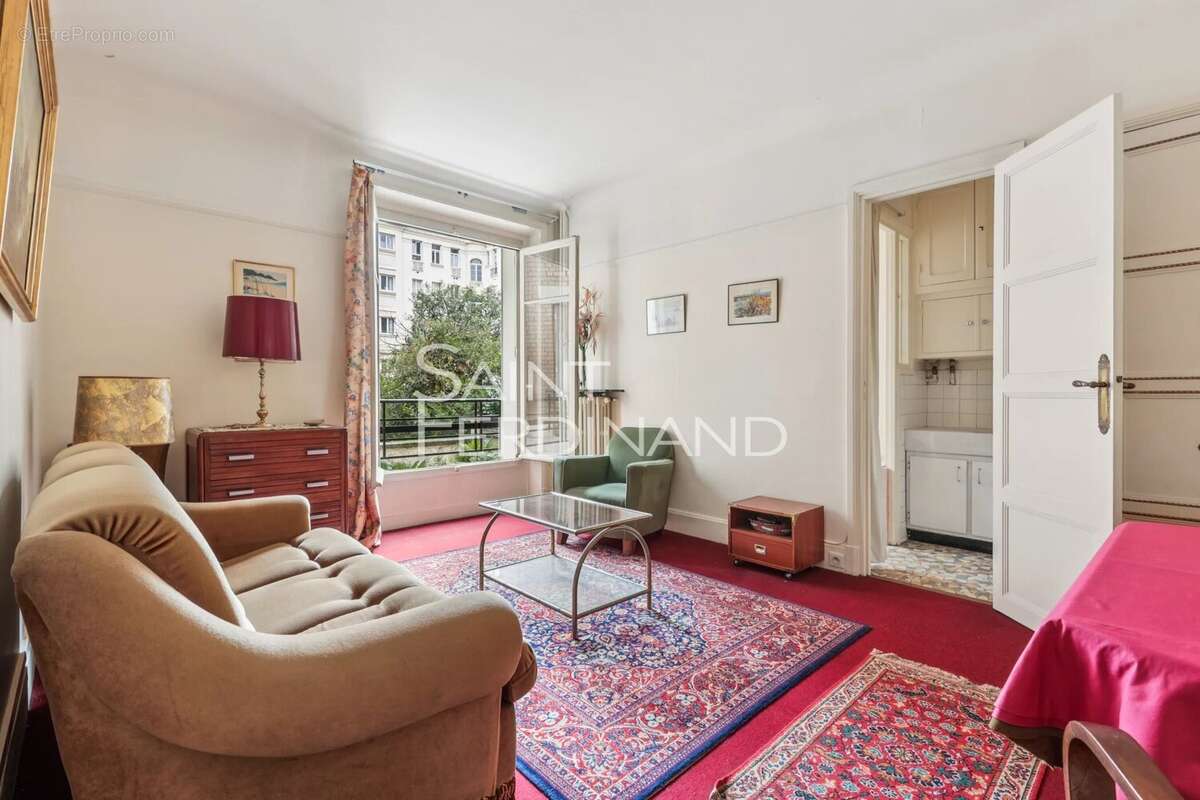 Appartement à NEUILLY-SUR-SEINE