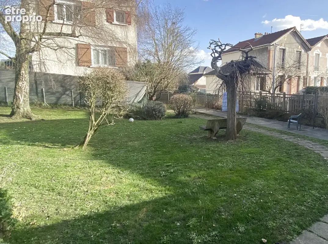 GROSLAY - Joli F3 avec pièce de vie spacieuse ! - photo 8
