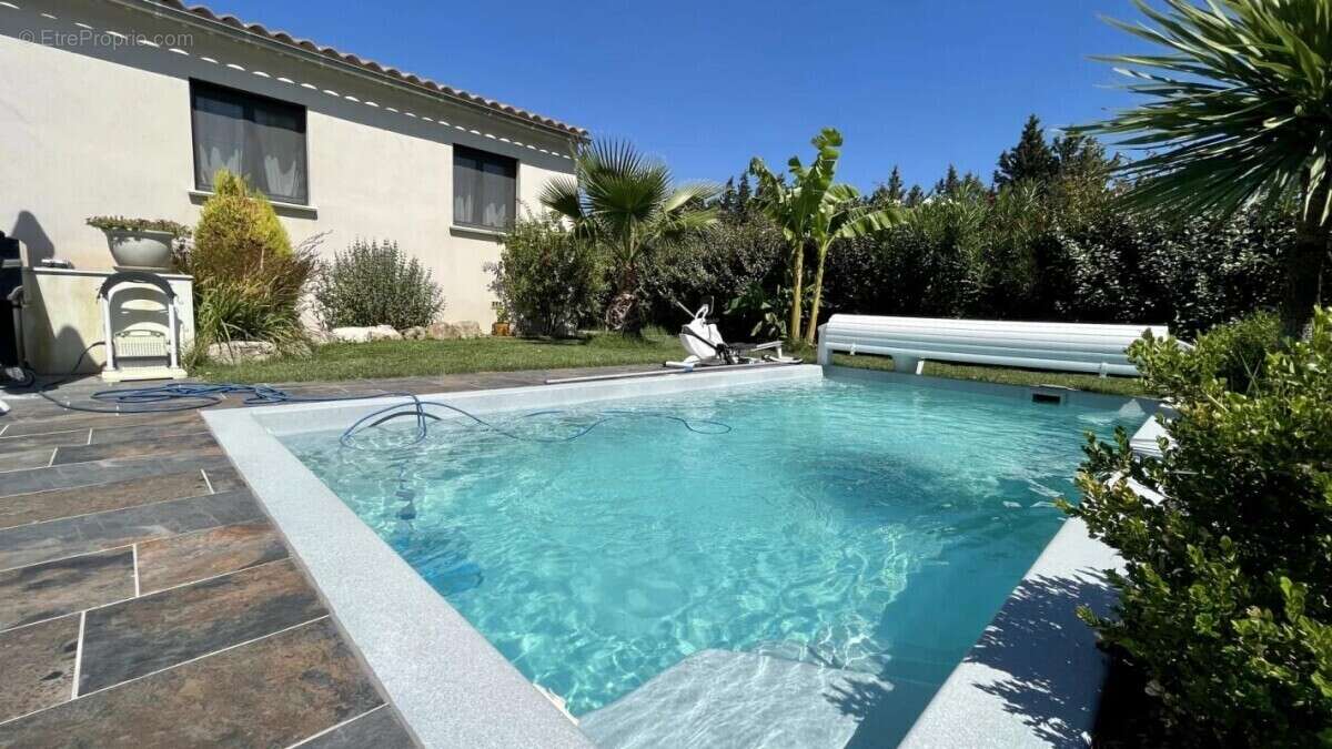 Maison à PERNES-LES-FONTAINES