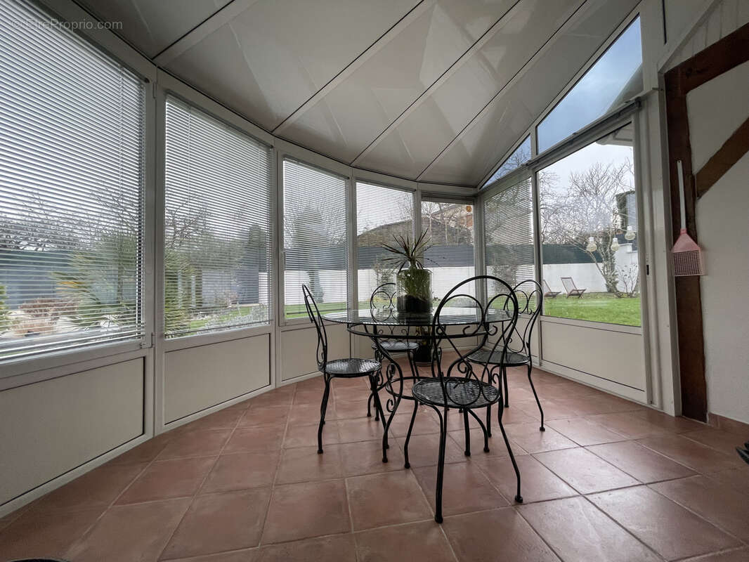 Maison à SAINT-GERMAIN-LESPINASSE