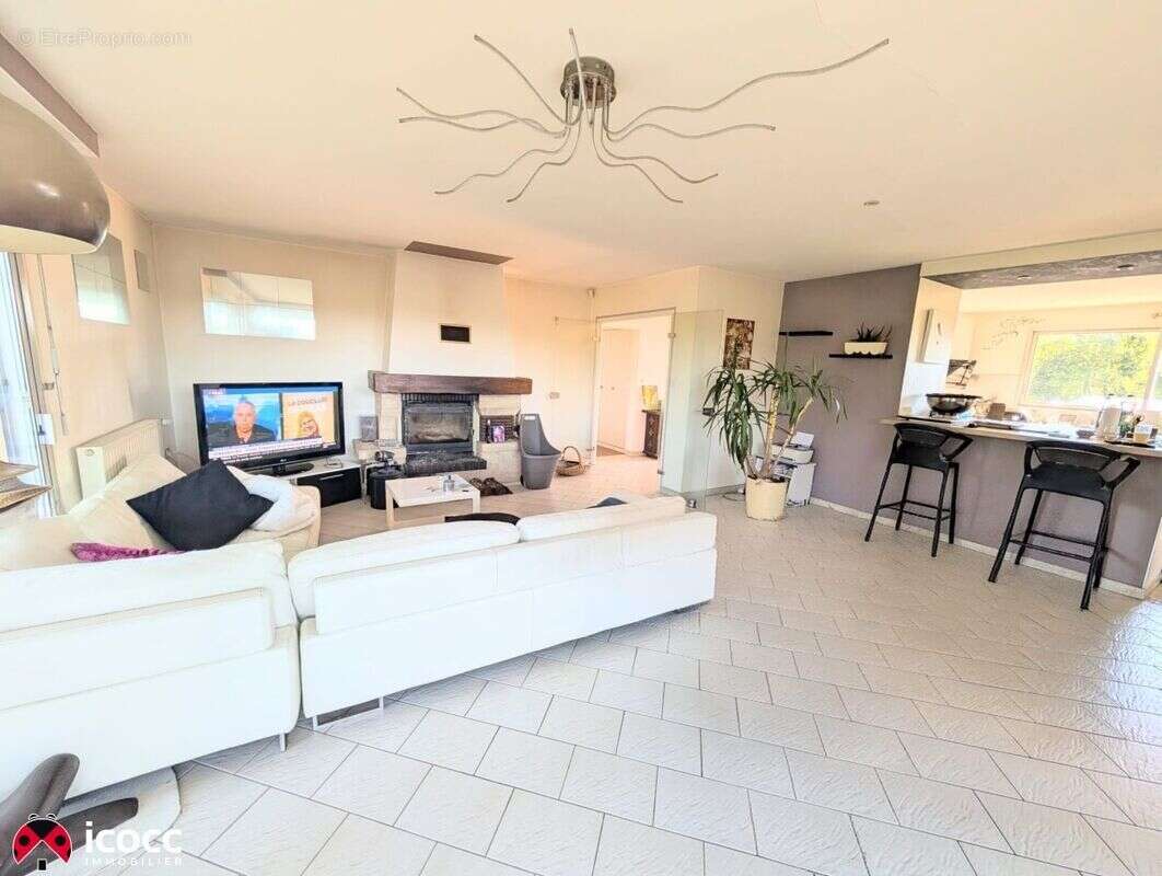 Maison à CHATEAU-GUIBERT