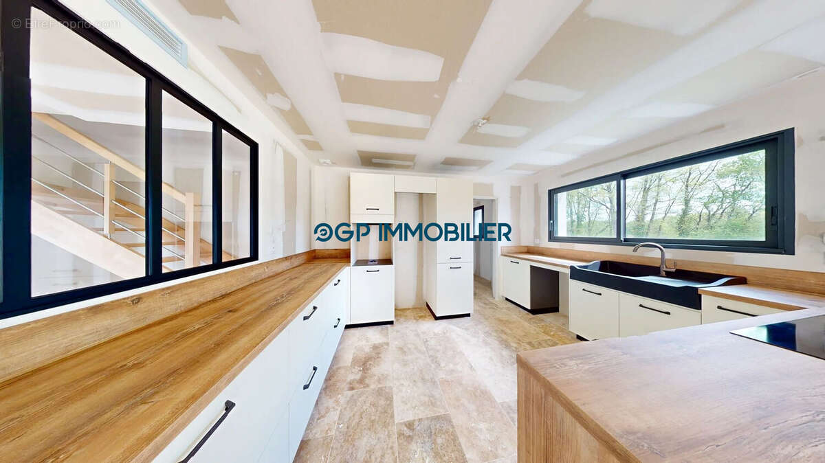 Maison à NEGREPELISSE