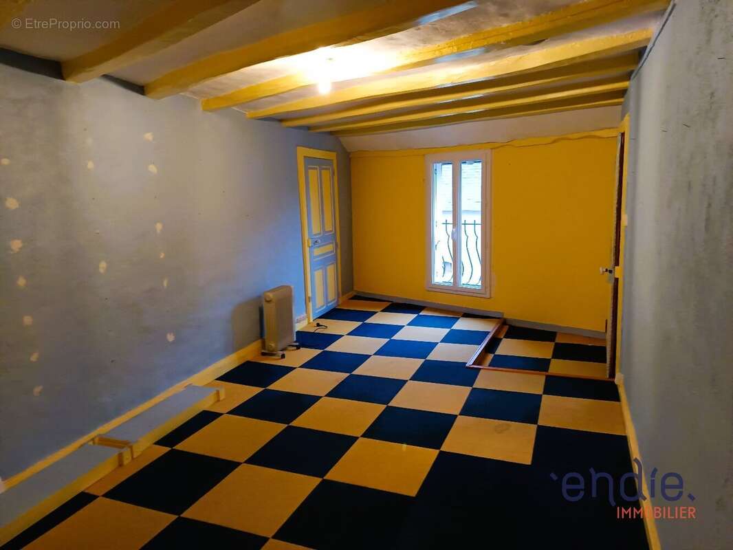 Maison à VARENNES
