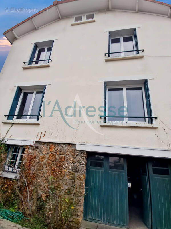 Maison à SURESNES