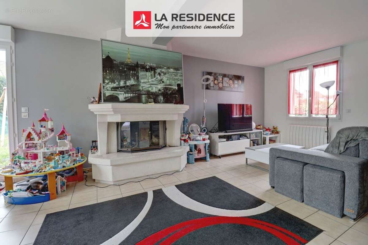 Maison à VERNEUIL-SUR-SEINE