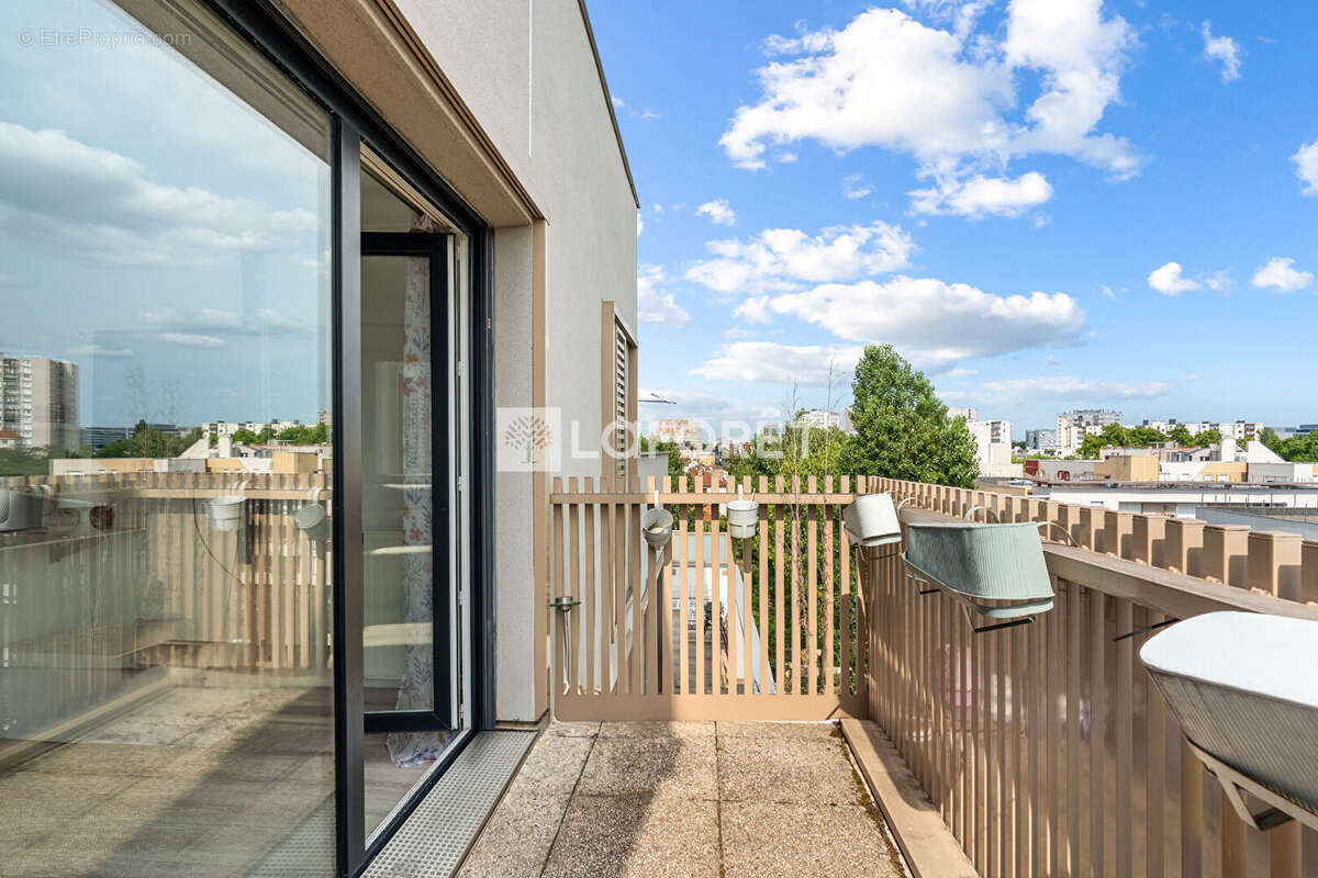 Appartement à NANTERRE