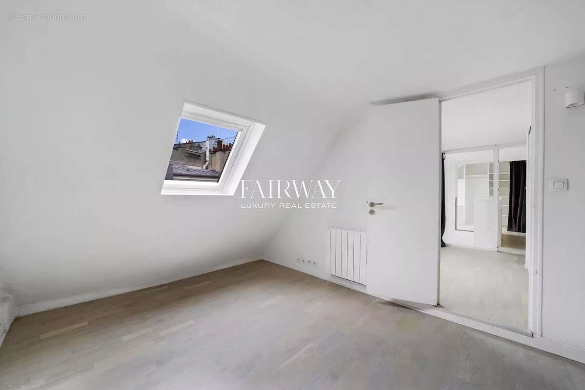 Appartement à PARIS-8E