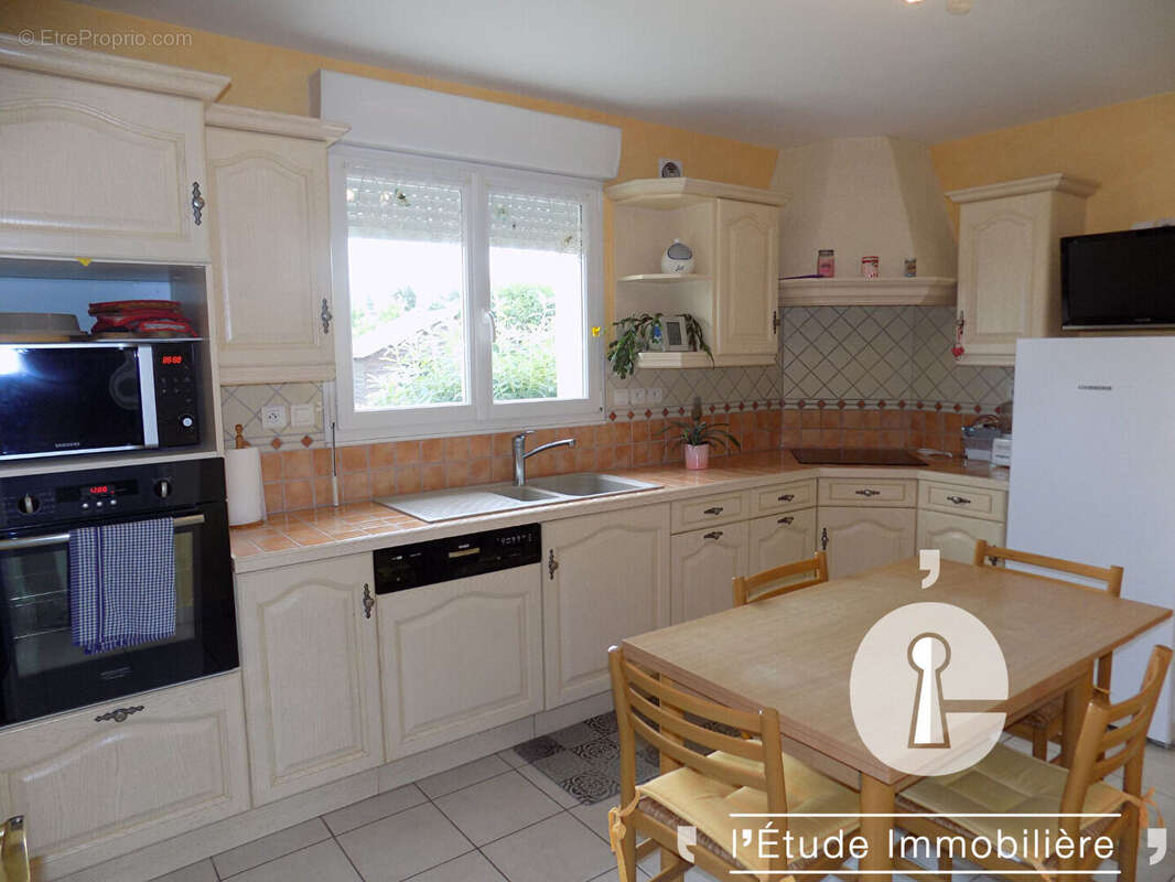 Maison Quelaines Saint Gault 7 pièce(s) 114 m2 - photo 4