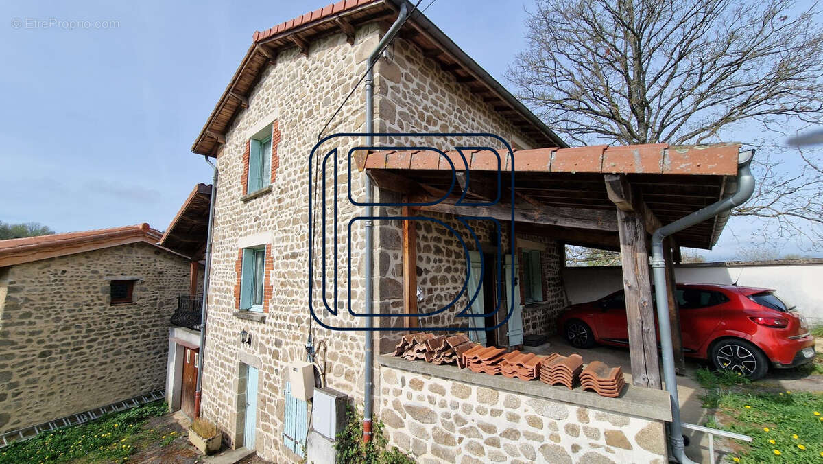 Maison à TOURS-SUR-MEYMONT
