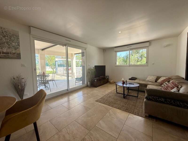 Maison à VILLEMOUSTAUSSOU