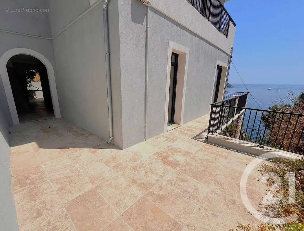 Appartement à ROQUEBRUNE-CAP-MARTIN