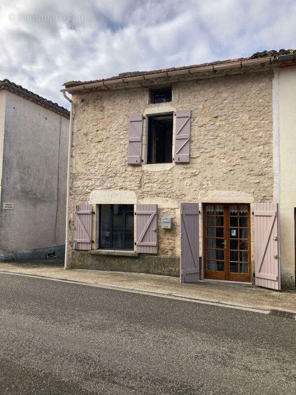facade - Maison à LUGAGNAC