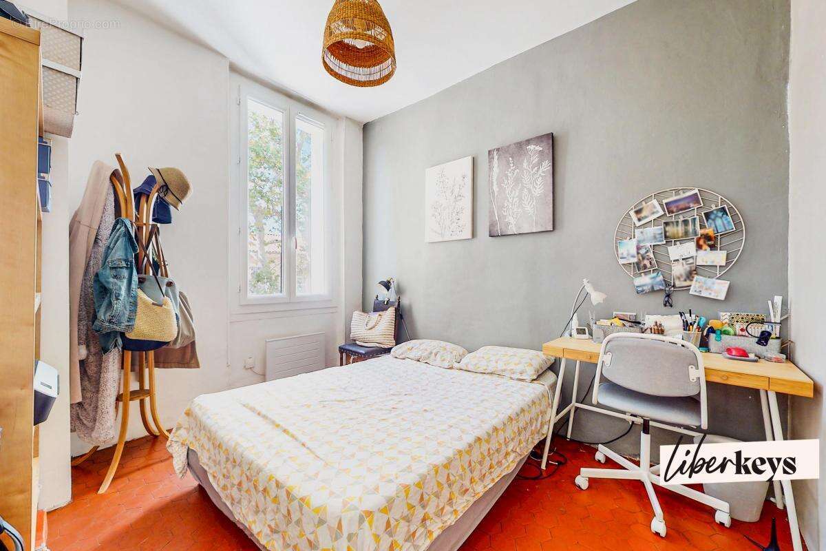Appartement à MARSEILLE-4E