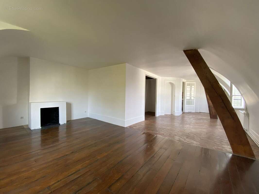 Appartement à PARIS-4E