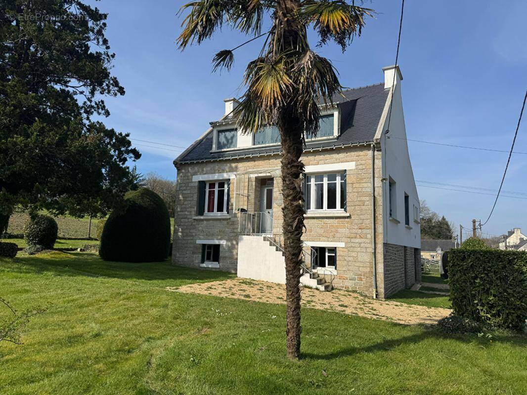 Maison à CAMORS