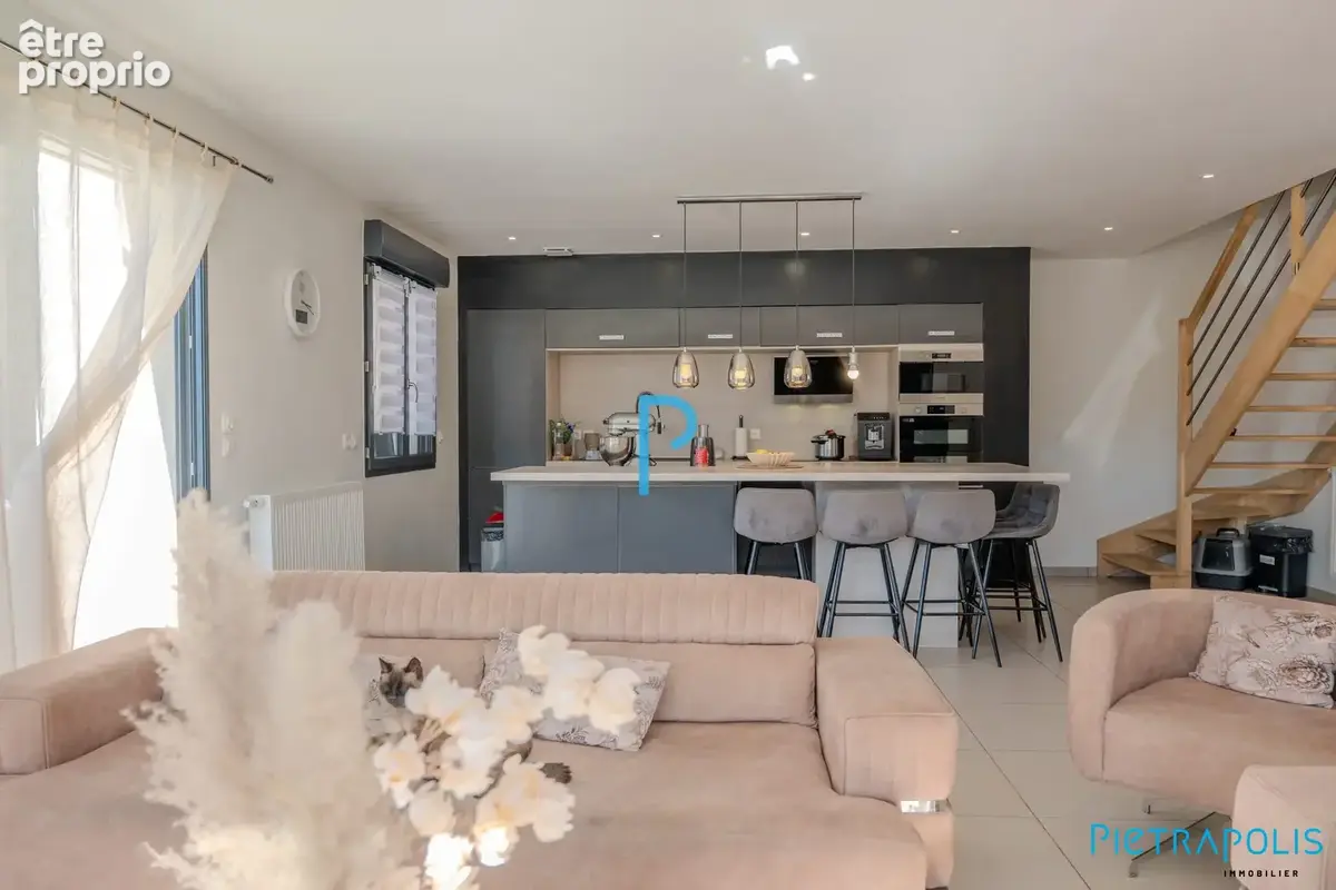 Maison 6 pièces 138 m² à vendre à Pontcharra-Sur-Turdine (69490) - photo 2