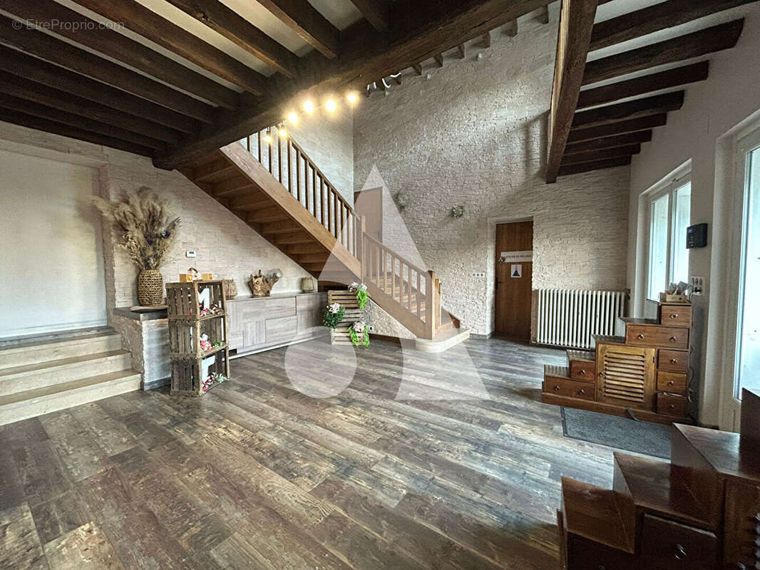 Maison T14 (342 m²) 10 chambres à vendre à LA FERTE SOUS JOUARRE - photo 3