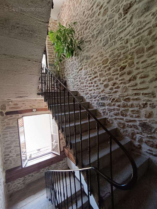 Appartement à ROBIAC-ROCHESSADOULE