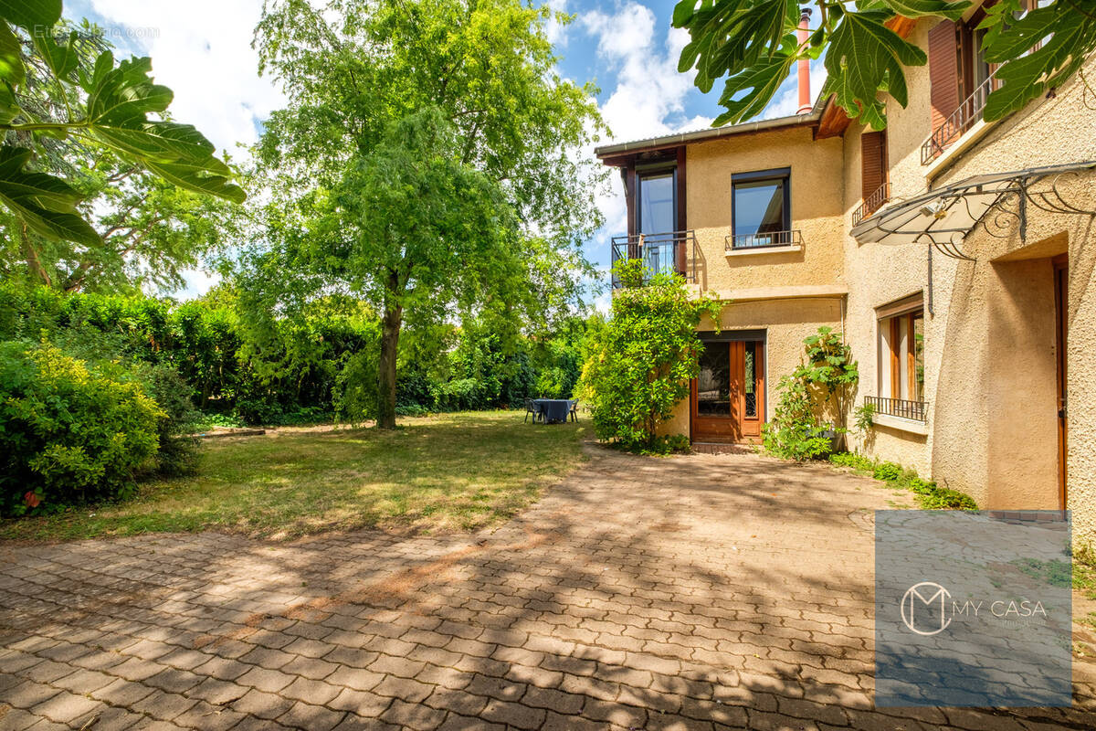 Maison à LES CHERES