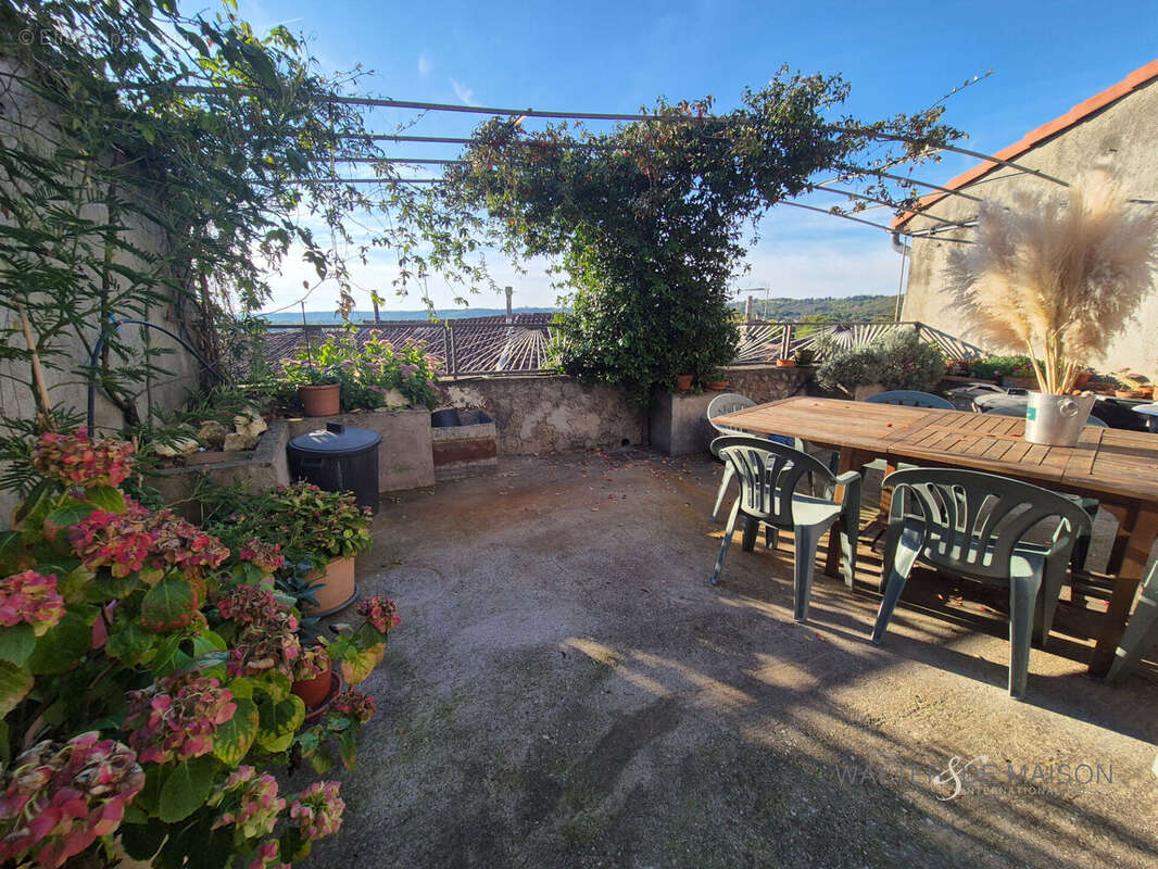 Maison à SAINT-JUERY