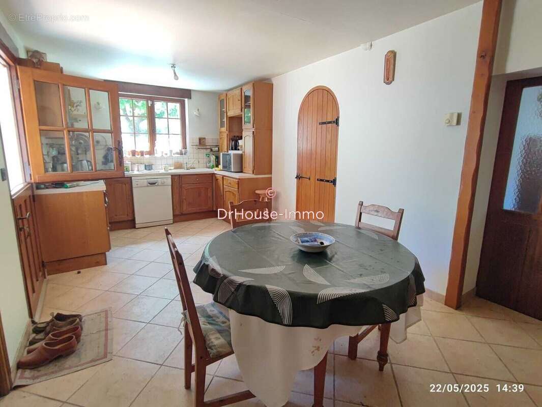 Maison à CRECY-LA-CHAPELLE