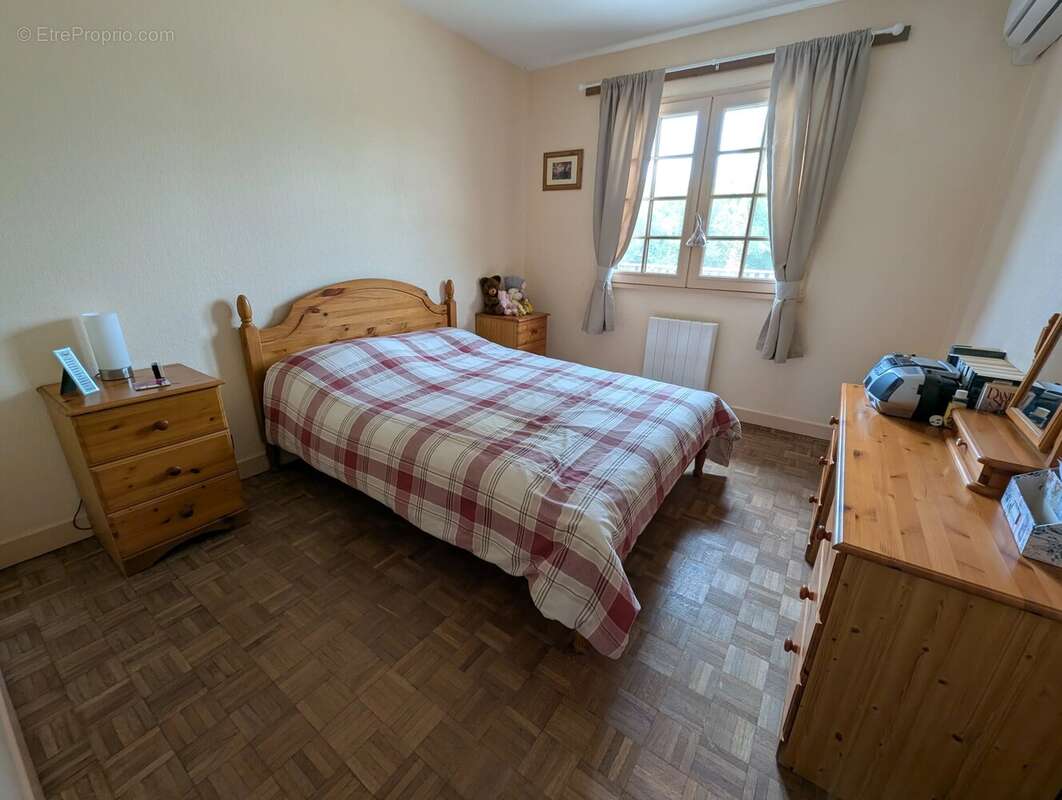 Maison à LUSSAC-LES-EGLISES