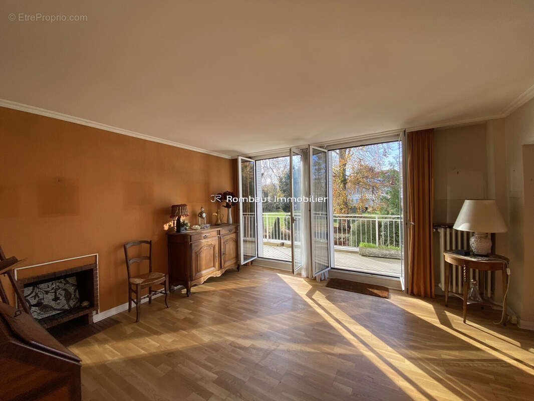 Appartement à LA CELLE-SAINT-CLOUD