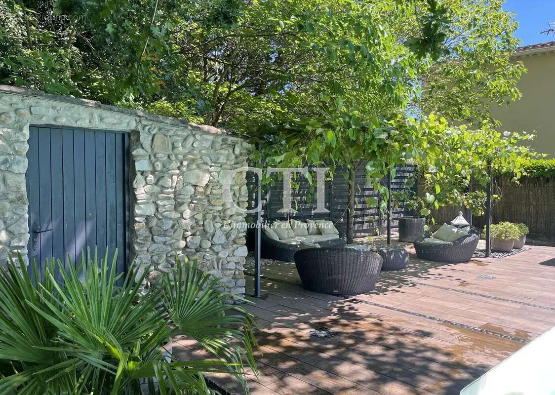 Maison à VAISON-LA-ROMAINE