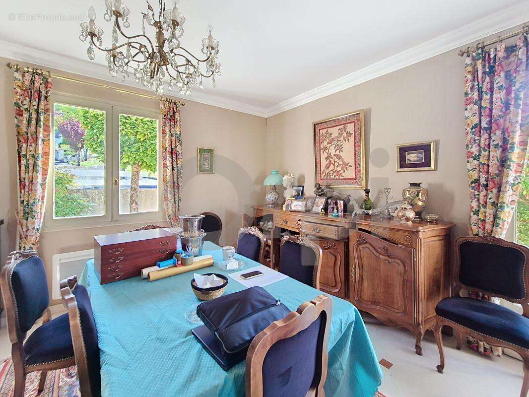 Maison à LE LARDIN-SAINT-LAZARE