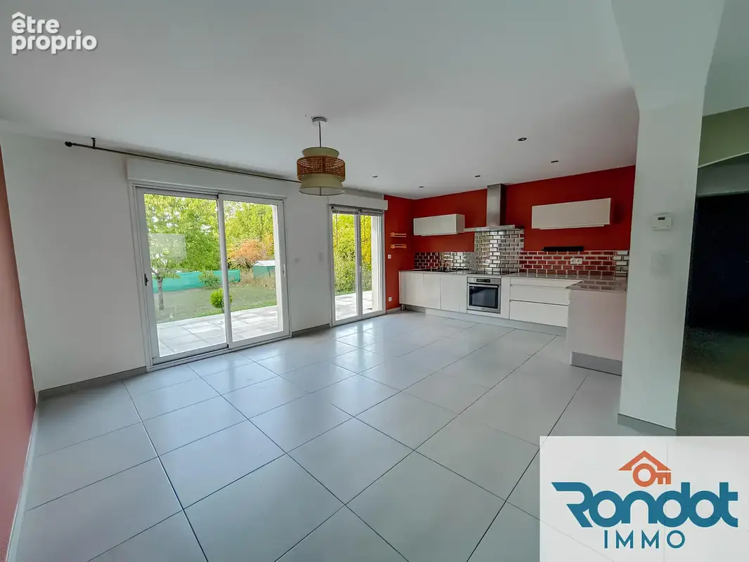 Maison 6 pieces/4 chambres/143m2 sur terrain 426m2 - photo 3