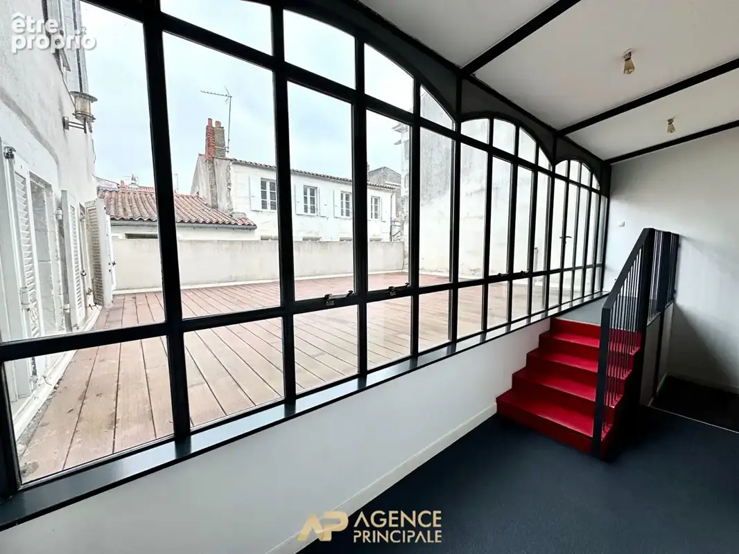 Appartement - Type 3 - 69m2 - Terrasse de 40m2 - La Rochelle Centre ville - photo 3
