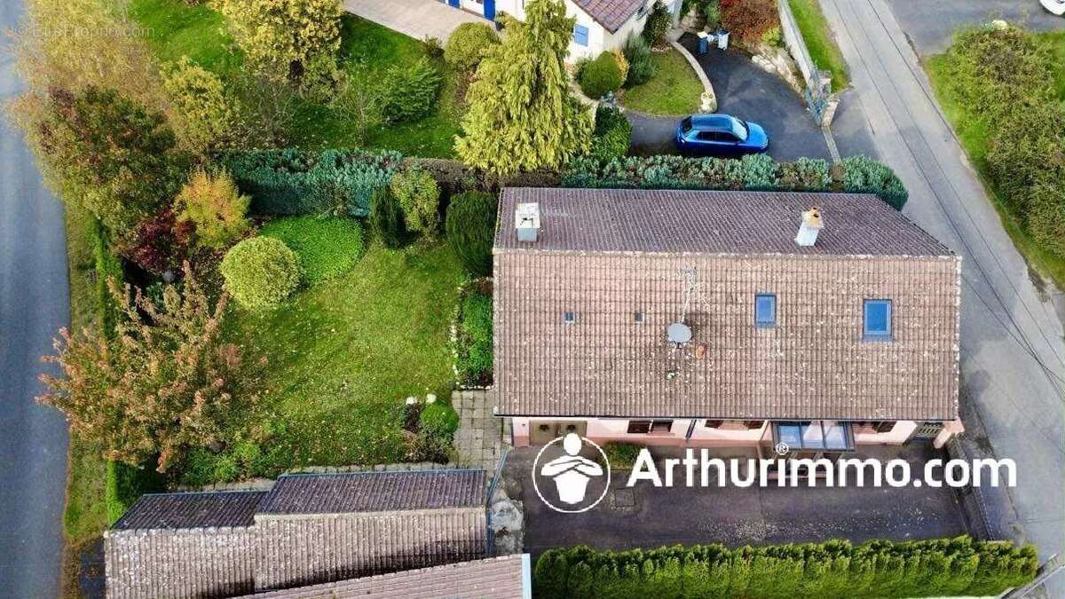 Maison à CHAVANNES-LES-GRANDS