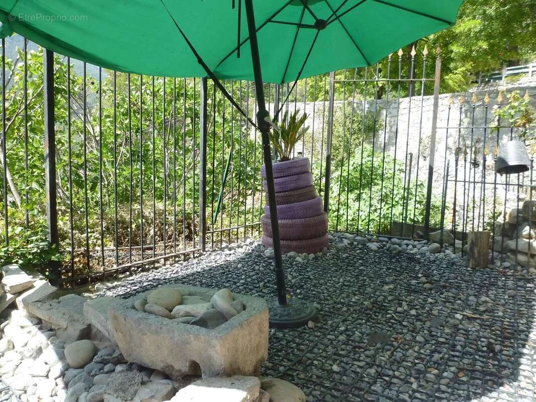 Maison à TOUET-SUR-VAR