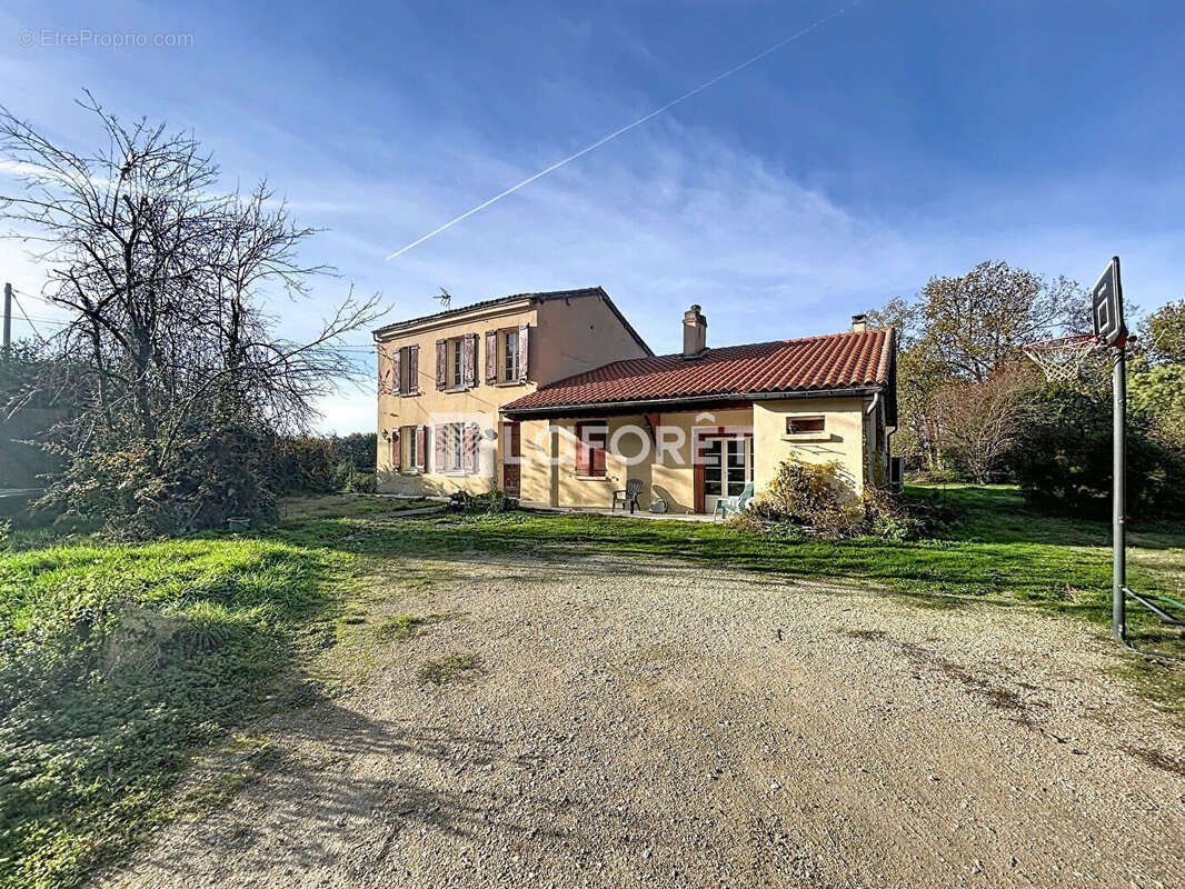 Maison à SAINT-PORQUIER