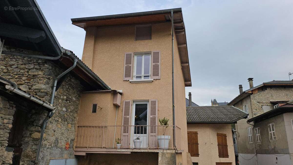 Maison à LA ROCHETTE